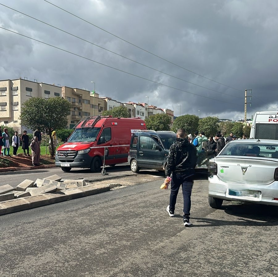 بعد منع إتمام الأشغال، إجتماع مع السلطة، تدخلات هاتفية… حادثة سير وشاب في حالة خطيرة