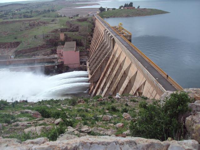 امتلاء 5 سدود بنسبة 100% في المغرب بعد تساقطات مارس