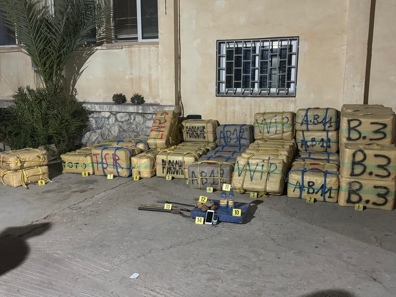 ثلاثة أطنان و850 كيلوغراما من مخدر الشيرا  في قبضة الأمن بوادي زم