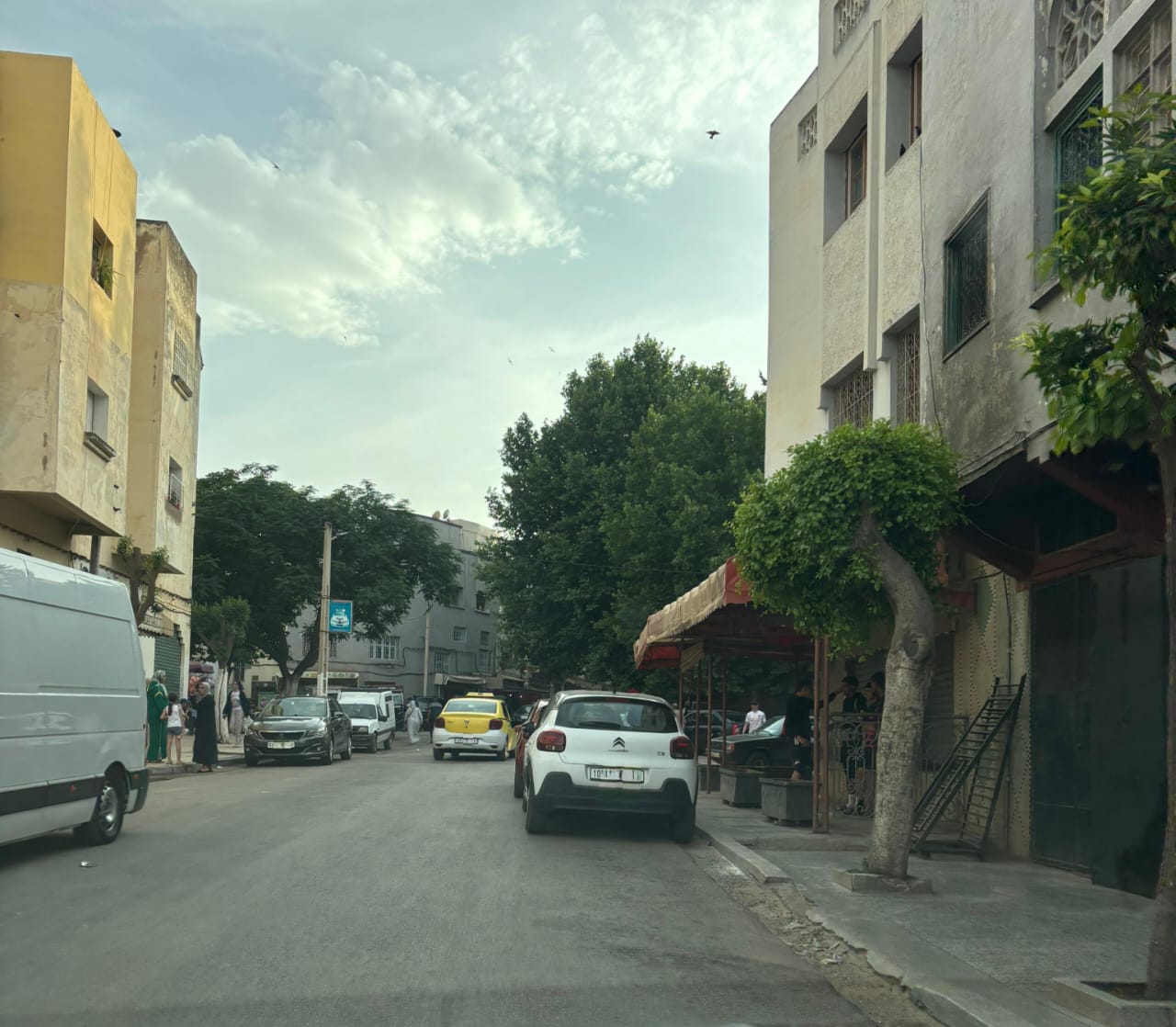 في عز مهرجان حب الملوك… خروقات مرورية تتحدى القانون بحي ستي مسعودة بصفرو